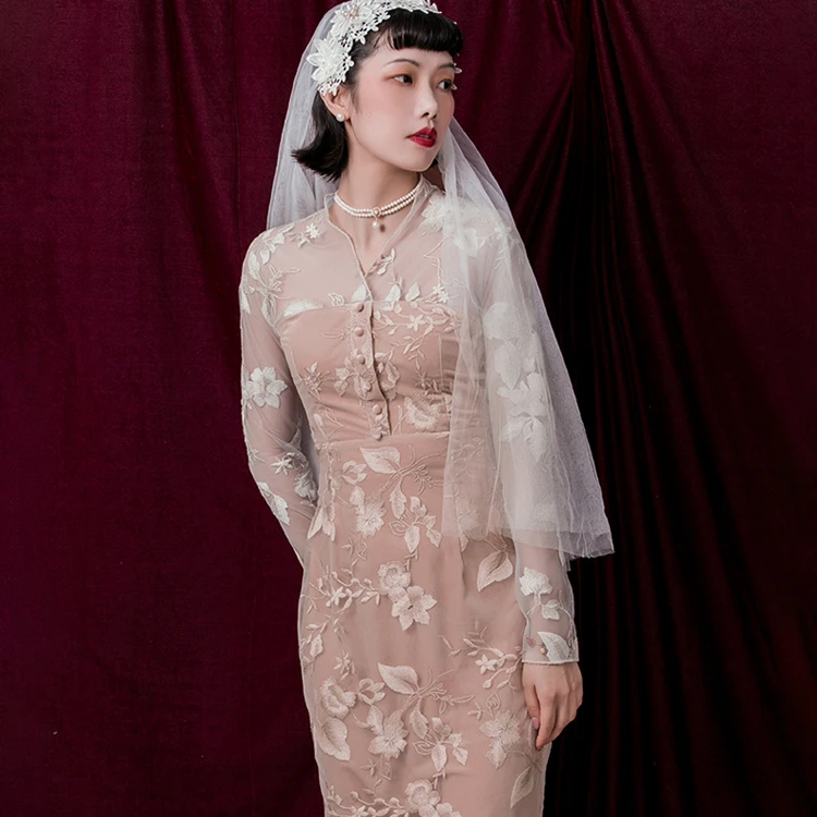 הסגנון המסורתי הסיני Cheongsam בחורה צעירה חדשה רשמי קו רקמה פרחונית, שמלה החורף קצר סקסי שמלות שושבינה